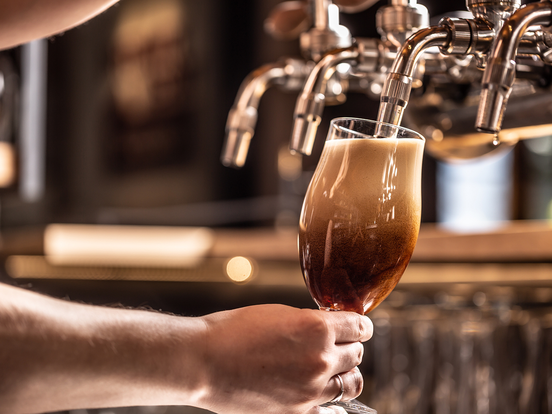 Donkerrode kleur van bokbier | Burg Bieren