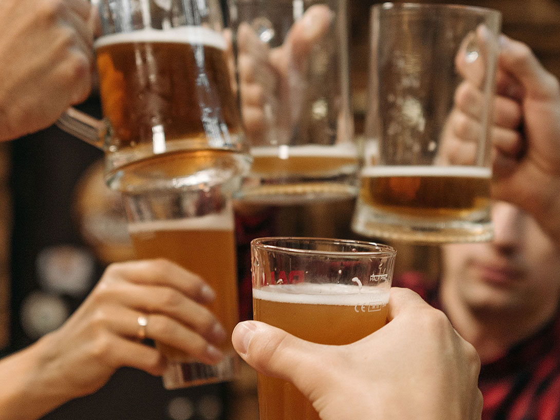 Proosten met Schots bier